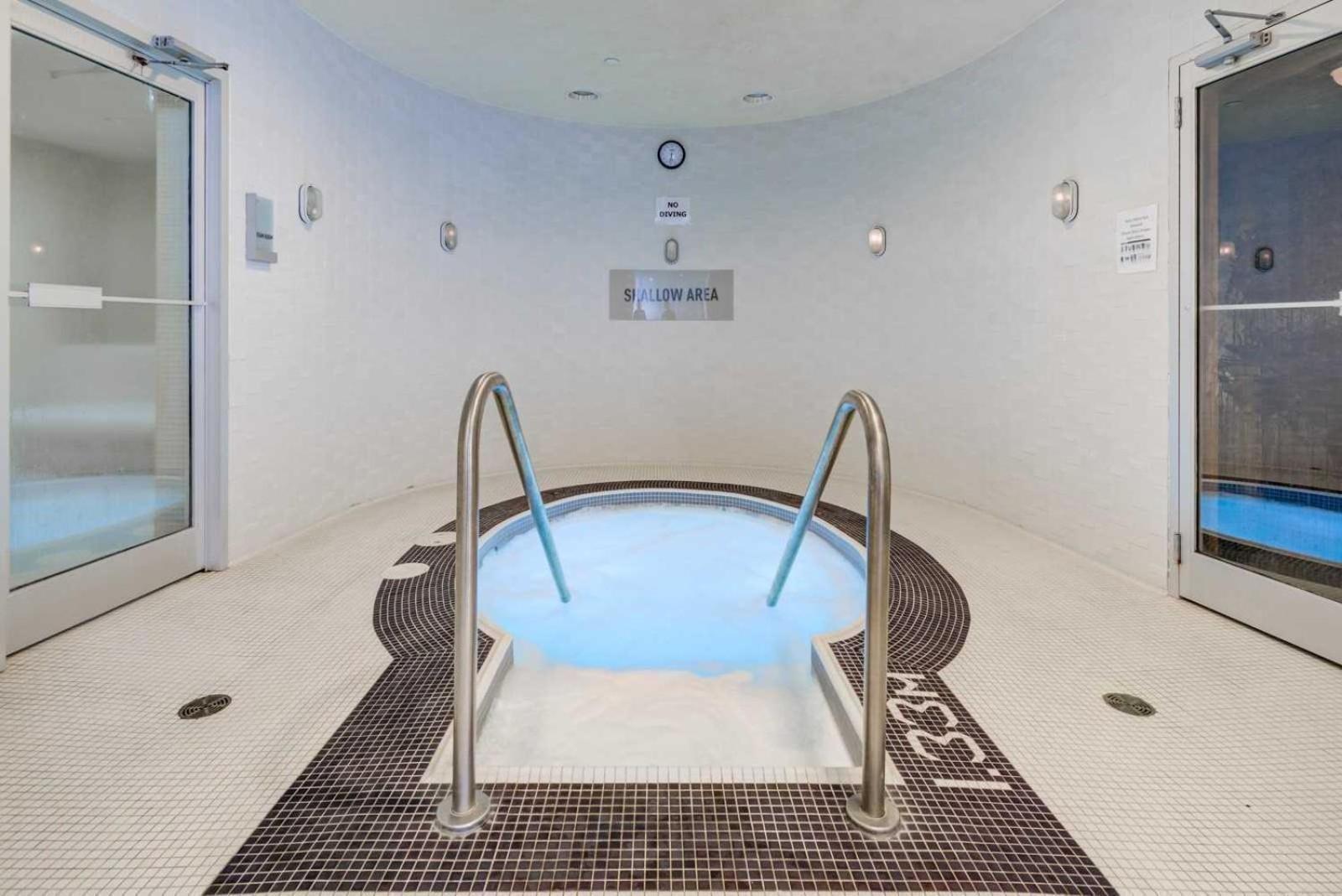 Grand Royal Suites 토론토 외부 사진
